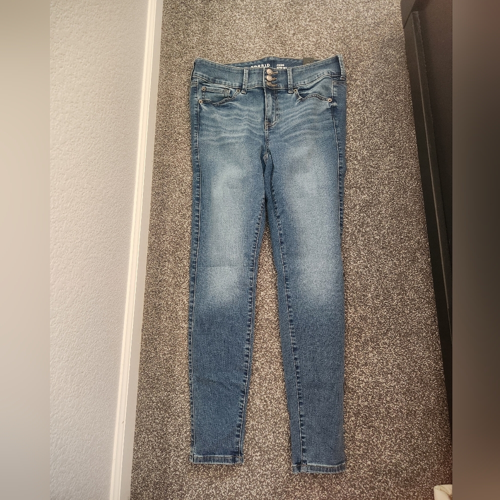 Torrid Super Soft Jegging 10R NWT